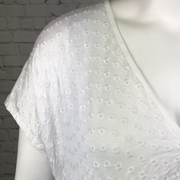 2X 3X INC White Eyelet Twist Front Top Plus Size - Picture 5 of 6